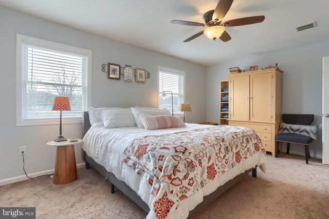 7247 CAPITAL DR, Harrisburg, PA 17111