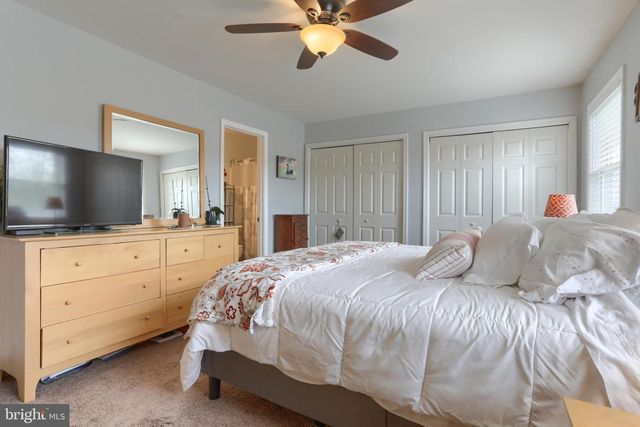7247 CAPITAL DR, Harrisburg, PA 17111