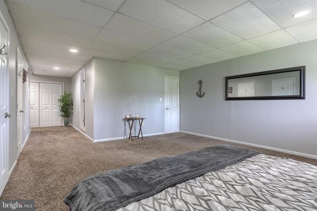 7247 CAPITAL DR, Harrisburg, PA 17111