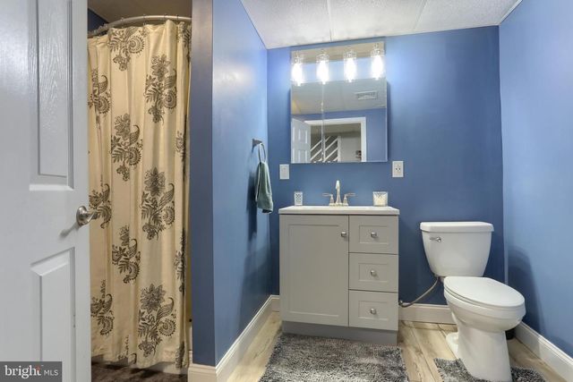 7247 CAPITAL DR, Harrisburg, PA 17111