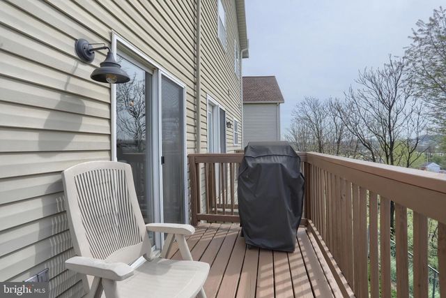 7247 CAPITAL DR, Harrisburg, PA 17111