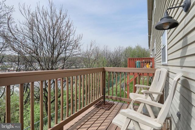 7247 CAPITAL DR, Harrisburg, PA 17111