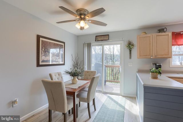 7247 CAPITAL DR, Harrisburg, PA 17111