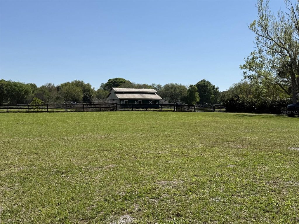 Image 6 of property listing at 13125 FILLY COURT, Windermere, FL 34786