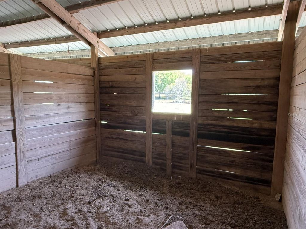 Image 9 of property listing at 13125 FILLY COURT, Windermere, FL 34786