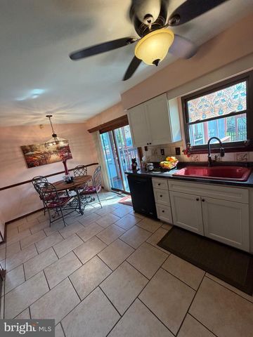 239 TINSLEY CT, Newark, DE 19702