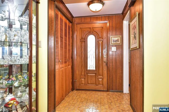 90 Emwood Drive, Emerson, NJ 07630