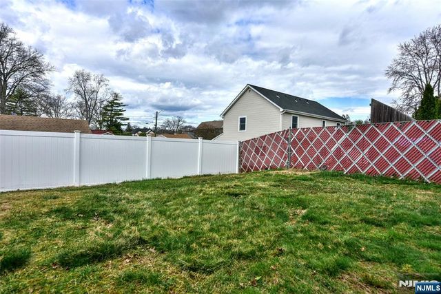 90 Emwood Drive, Emerson, NJ 07630
