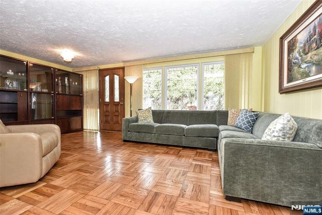 90 Emwood Drive, Emerson, NJ 07630