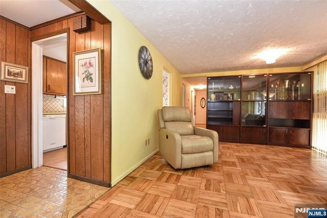 90 Emwood Drive, Emerson, NJ 07630