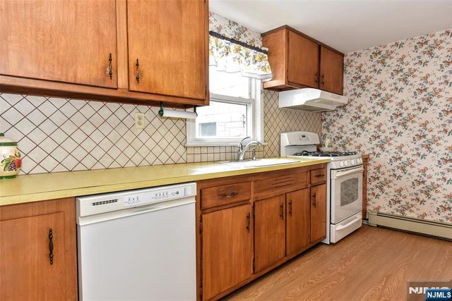 90 Emwood Drive, Emerson, NJ 07630