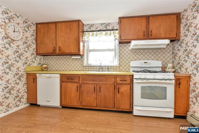 90 Emwood Drive, Emerson, NJ 07630