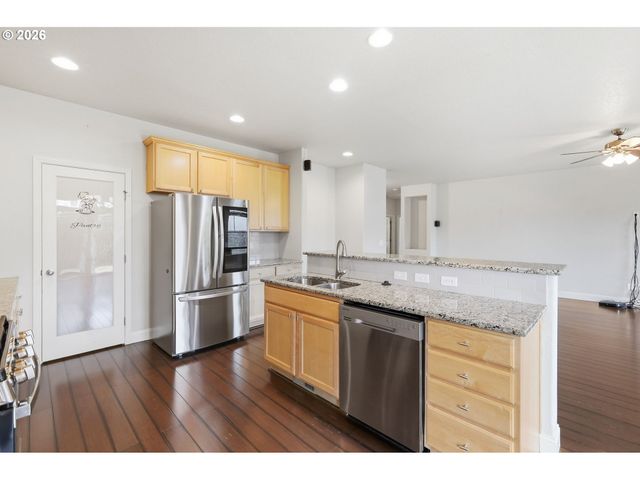 1190 PEASCOD Dr, Eugene, OR 97402