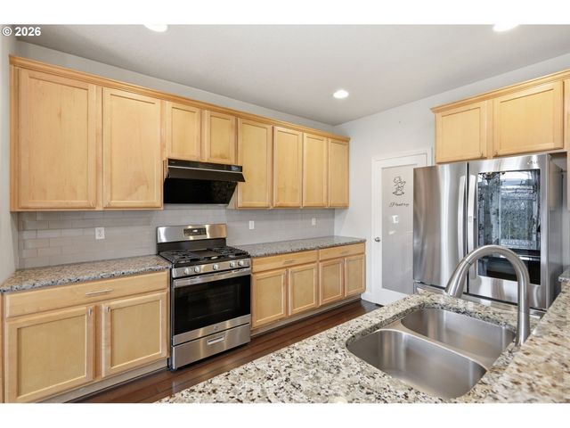 1190 PEASCOD Dr, Eugene, OR 97402