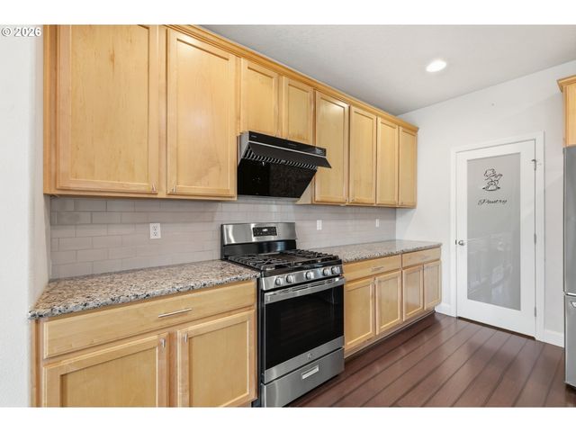 1190 PEASCOD Dr, Eugene, OR 97402