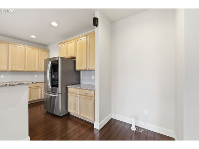 1190 PEASCOD Dr, Eugene, OR 97402