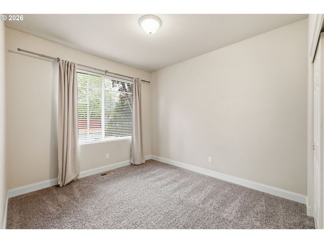 1190 PEASCOD Dr, Eugene, OR 97402