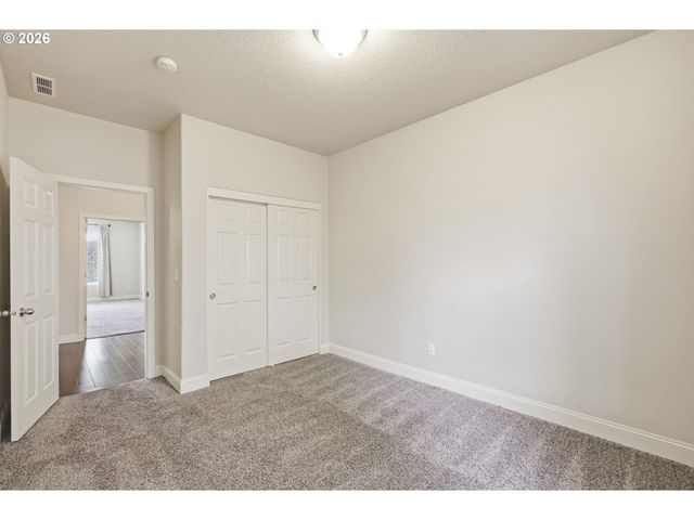 1190 PEASCOD Dr, Eugene, OR 97402