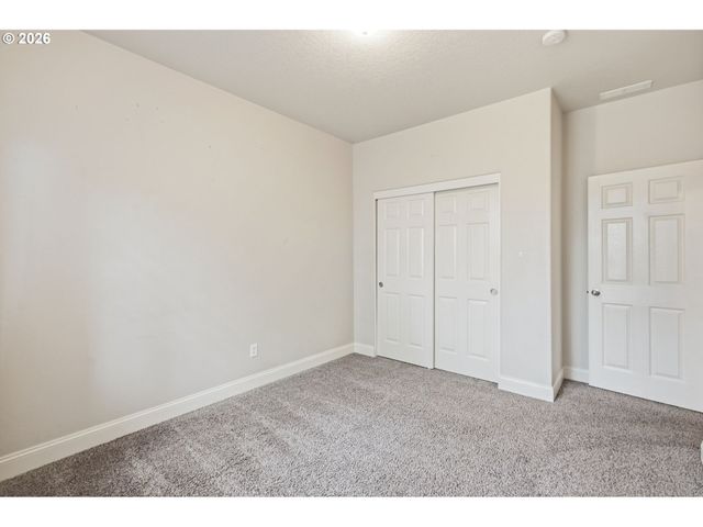 1190 PEASCOD Dr, Eugene, OR 97402