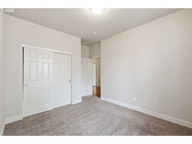 1190 PEASCOD Dr, Eugene, OR 97402