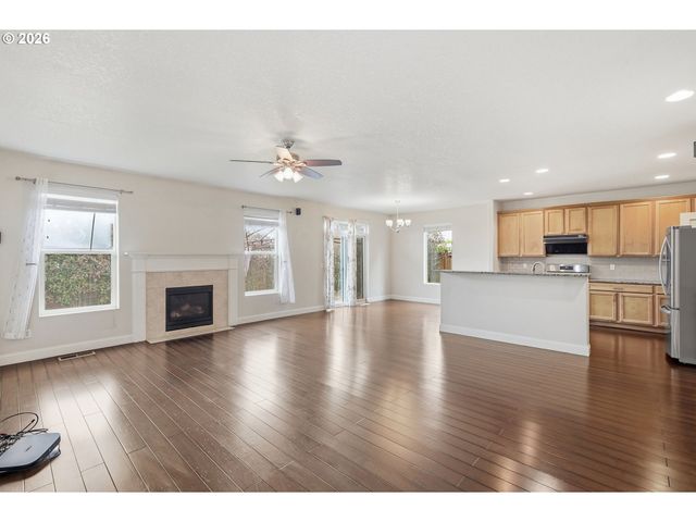 1190 PEASCOD Dr, Eugene, OR 97402
