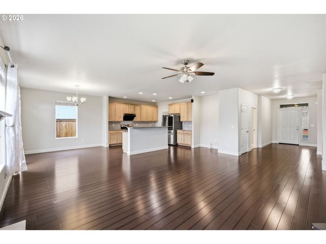 1190 PEASCOD Dr, Eugene, OR 97402