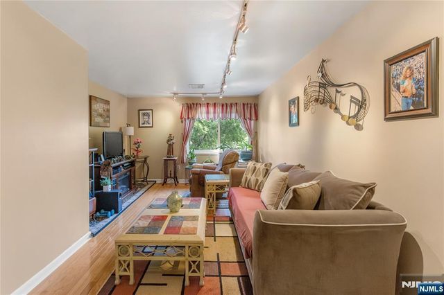 289 Valley Boulevard 2D, Wood Ridge, NJ 07075