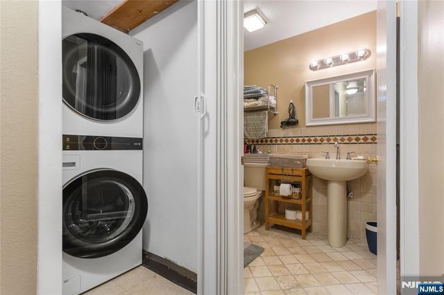 289 Valley Boulevard 2D, Wood Ridge, NJ 07075