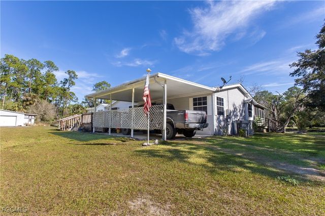 1198 Silver Fox LN, Labelle, FL 33935