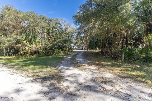 1198 Silver Fox LN, Labelle, FL 33935