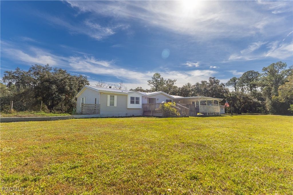 1198 Silver Fox LN, Labelle, FL 33935