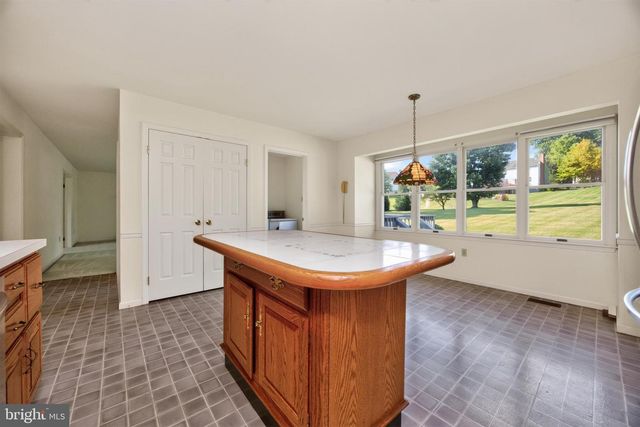 1671 BOW TREE DR, West Chester, PA 19380