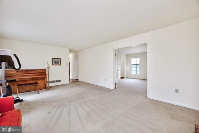 1671 BOW TREE DR, West Chester, PA 19380