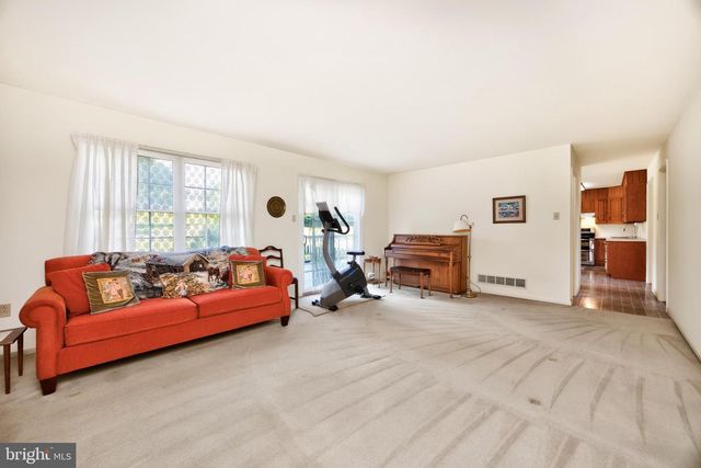 1671 BOW TREE DR, West Chester, PA 19380