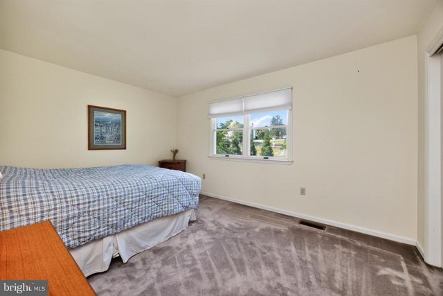 1671 BOW TREE DR, West Chester, PA 19380