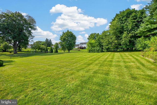 1671 BOW TREE DR, West Chester, PA 19380