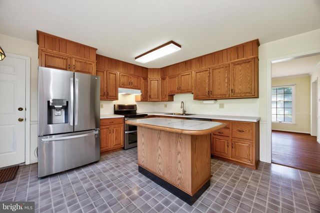 1671 BOW TREE DR, West Chester, PA 19380
