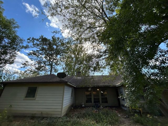 1710 Indian Shores Road, Crosby, TX 77532