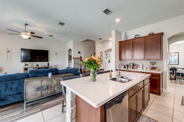 7233 Montosa Trail, Fort Worth, TX 76131