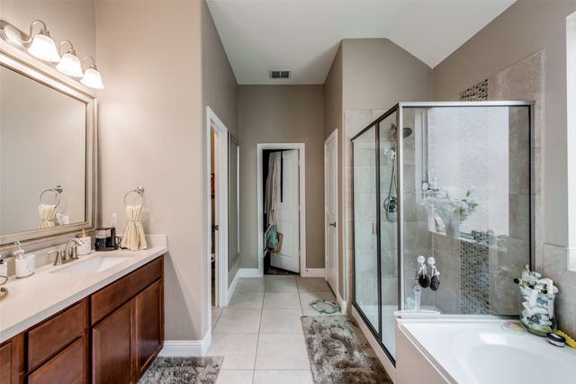 7233 Montosa Trail, Fort Worth, TX 76131