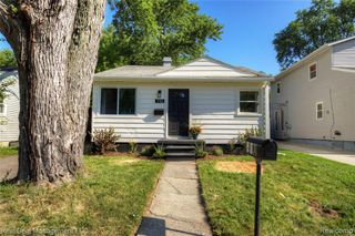 110 W Tennyson Avenue, Pontiac, MI 48340
