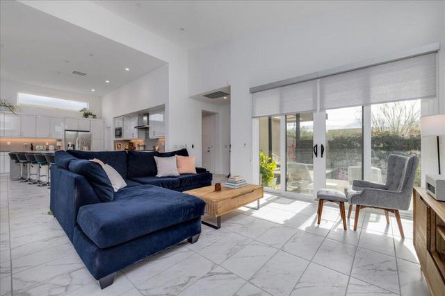 484 Fountain Drive, Palm Springs, CA 92262