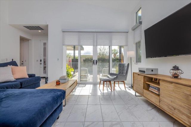 484 Fountain Drive, Palm Springs, CA 92262