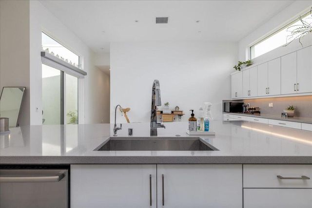 484 Fountain Drive, Palm Springs, CA 92262