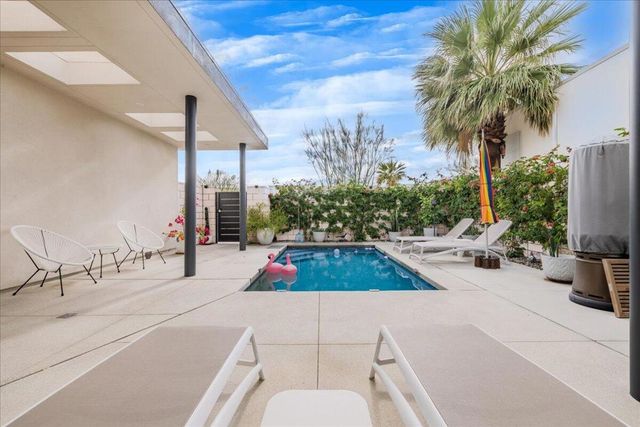 484 Fountain Drive, Palm Springs, CA 92262