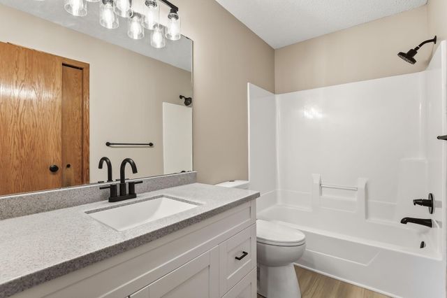 6184 151st Street N, Hugo, MN 55038
