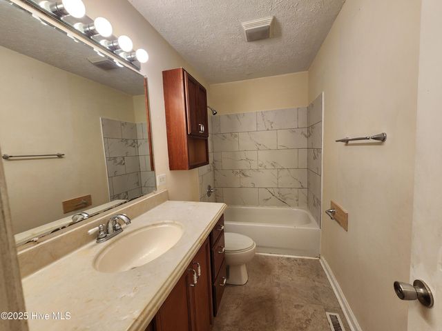 395 Maple Street, Jacksonville, NC 28540