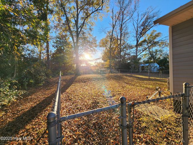 395 Maple Street, Jacksonville, NC 28540