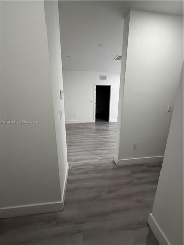 853 E 24th St 305, Hialeah, FL 33013