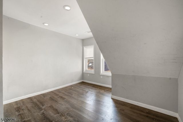 31 Homestead Park, Newark City, NJ 07108